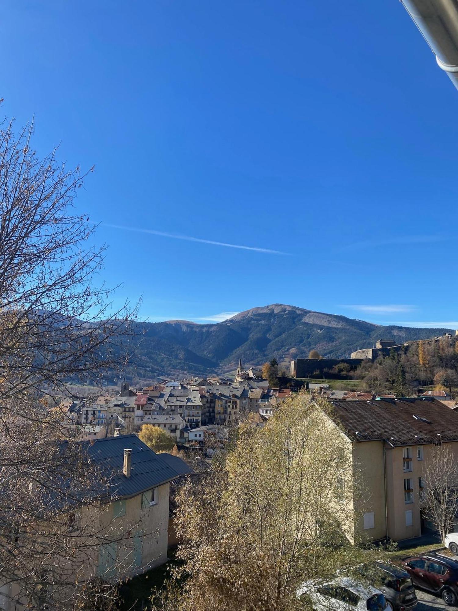 Appartement Au Coeur De Seyne Екстериор снимка
