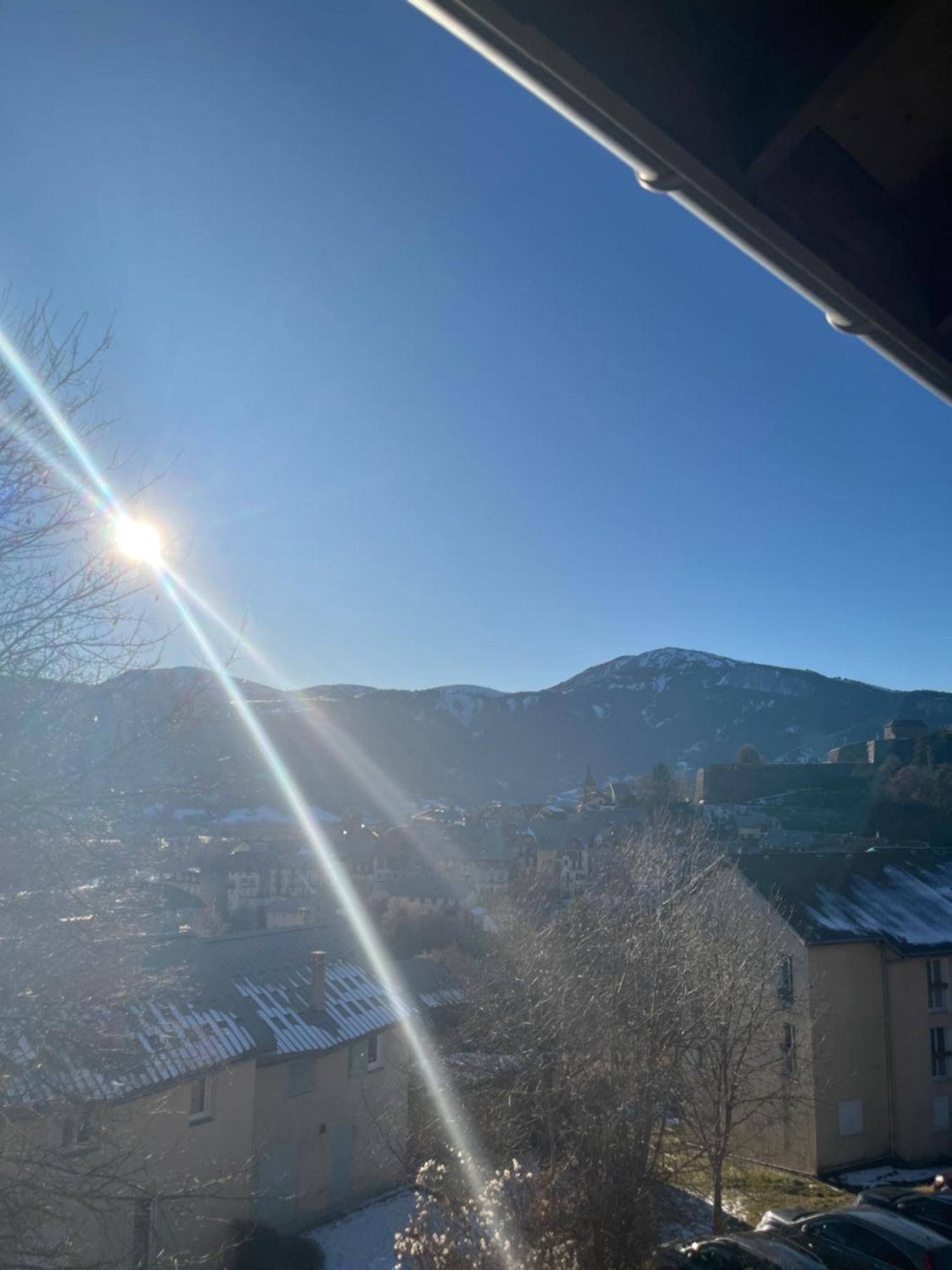 Appartement Au Coeur De Seyne Екстериор снимка