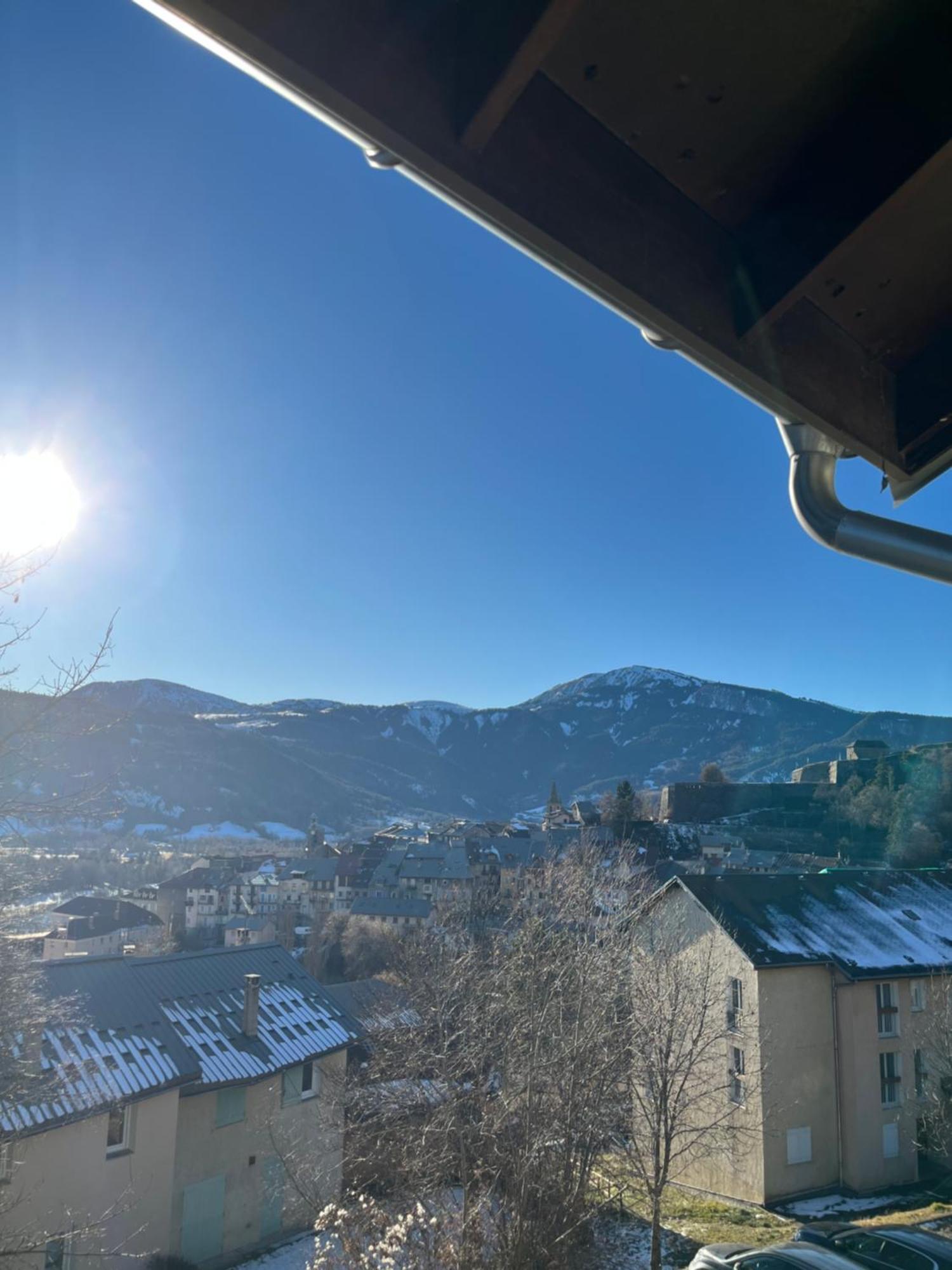 Appartement Au Coeur De Seyne Екстериор снимка